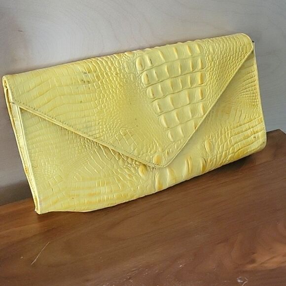 JJ Winters Handbags - JJ Winters Hilary Yellow Large Celebrity Clutch Bag Hilary Duff Leather Croc
